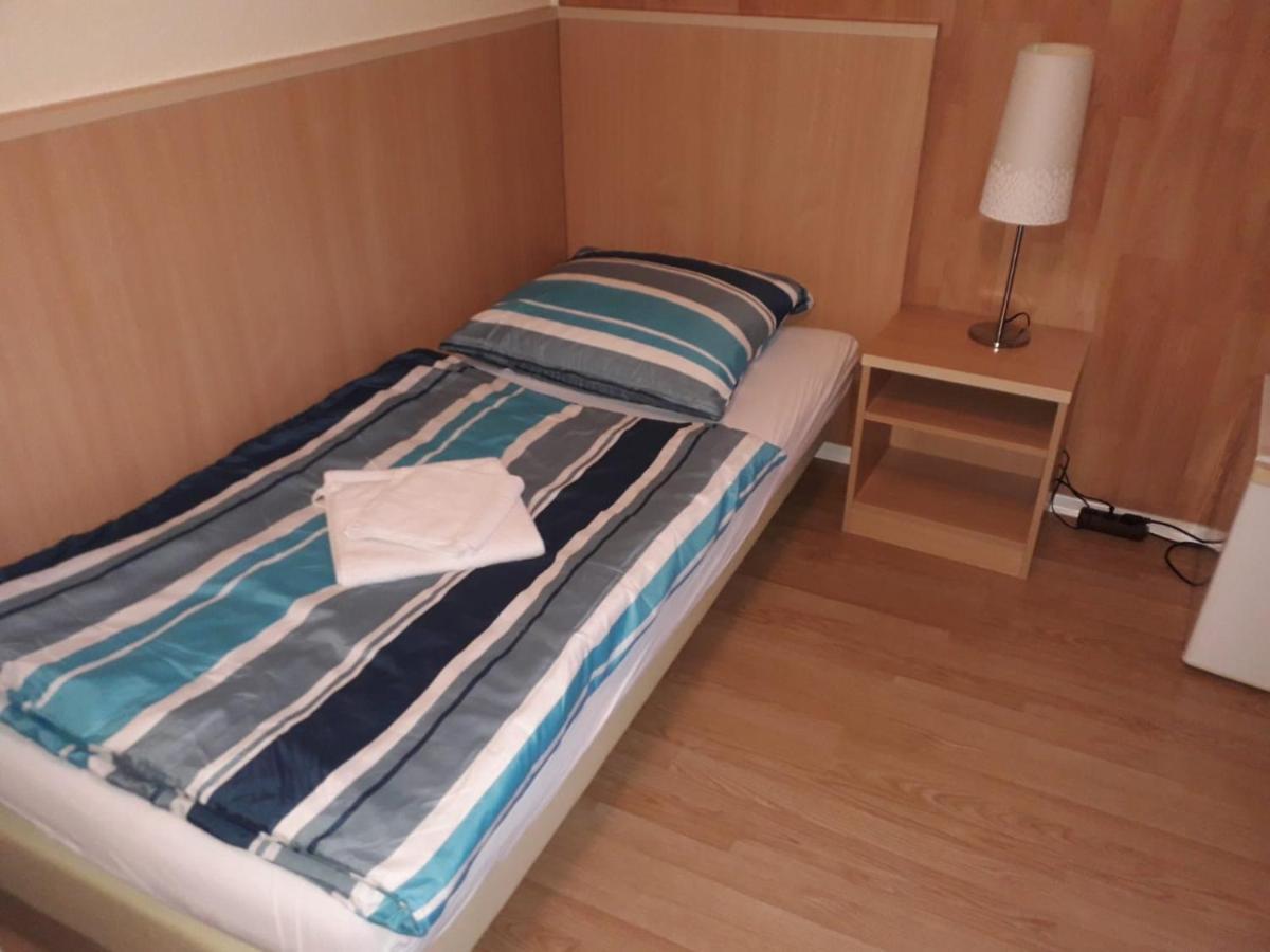 City Boardinghouse 阿尔斯多夫 外观 照片